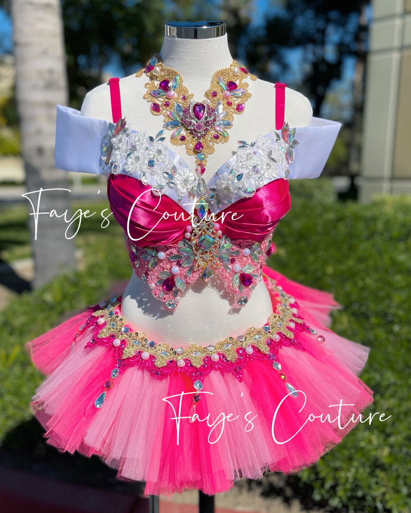 disney princess coachella dress up Disney Princess Inspired Coachella Outfits Ariel Jasmine Belle Moana Snow White Rapunzel All styled with items I already had in my closet! This was so