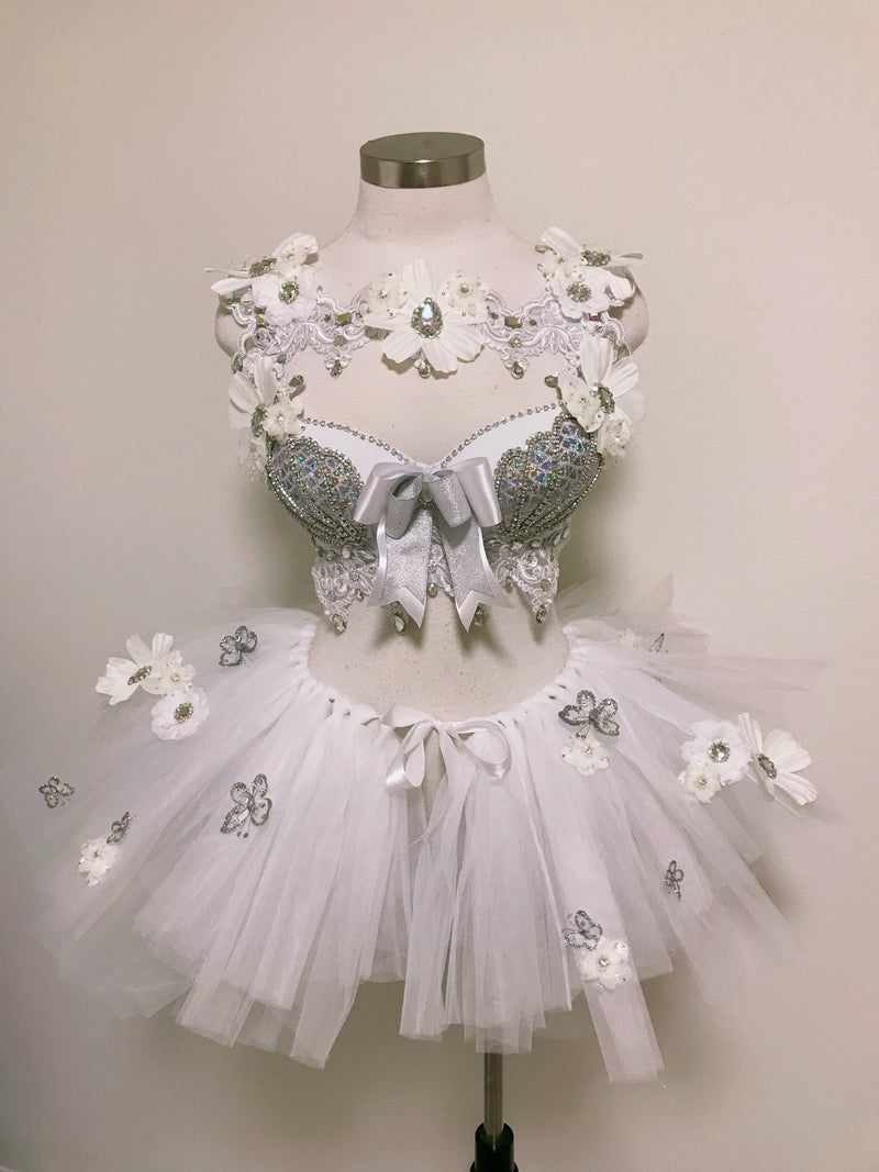Dasie Flower in white Inspired outfit set, Rave wear, EDC, Music festi Fayes Couture Dasie Flower in white Inspired outfit set, Rave wear, EDC, Music festi Fayes Couture